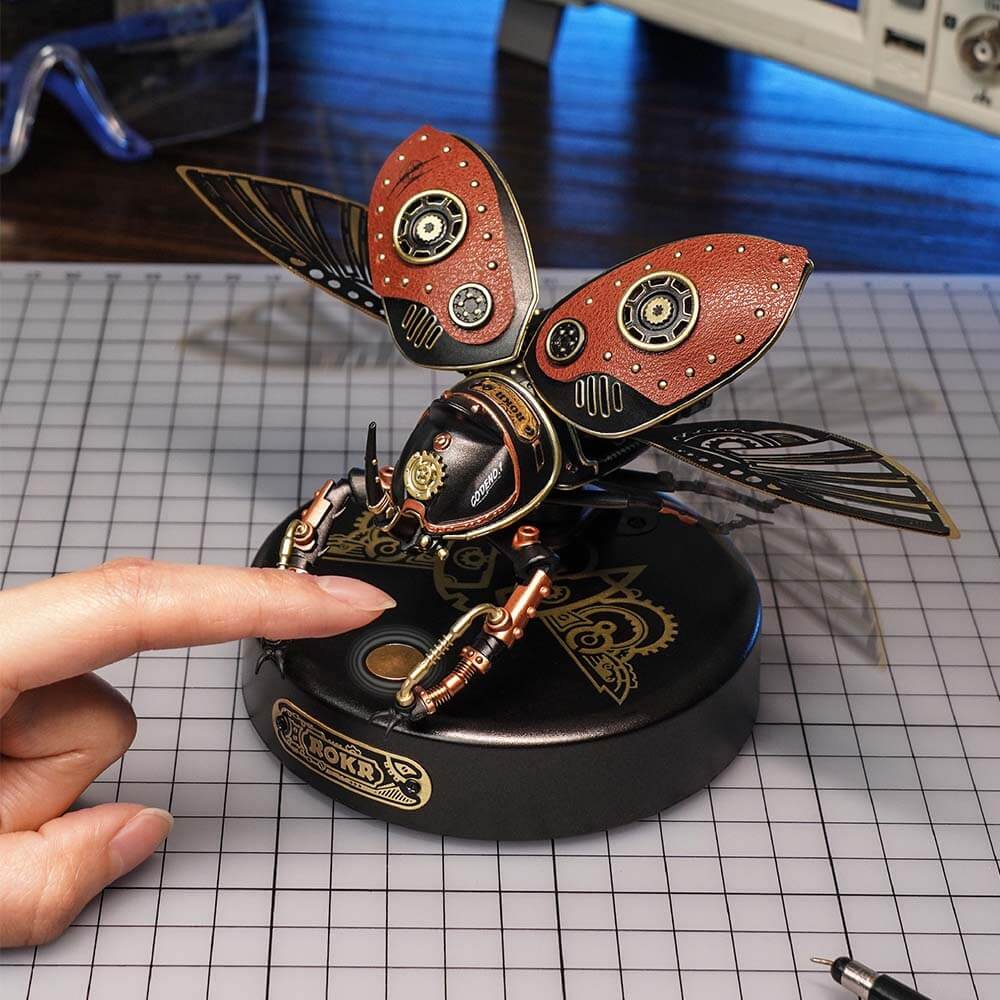 Steampunk Winged Rhinoceros Beetle Kit — Red/Black/Gold ABS & PVC, 19cm