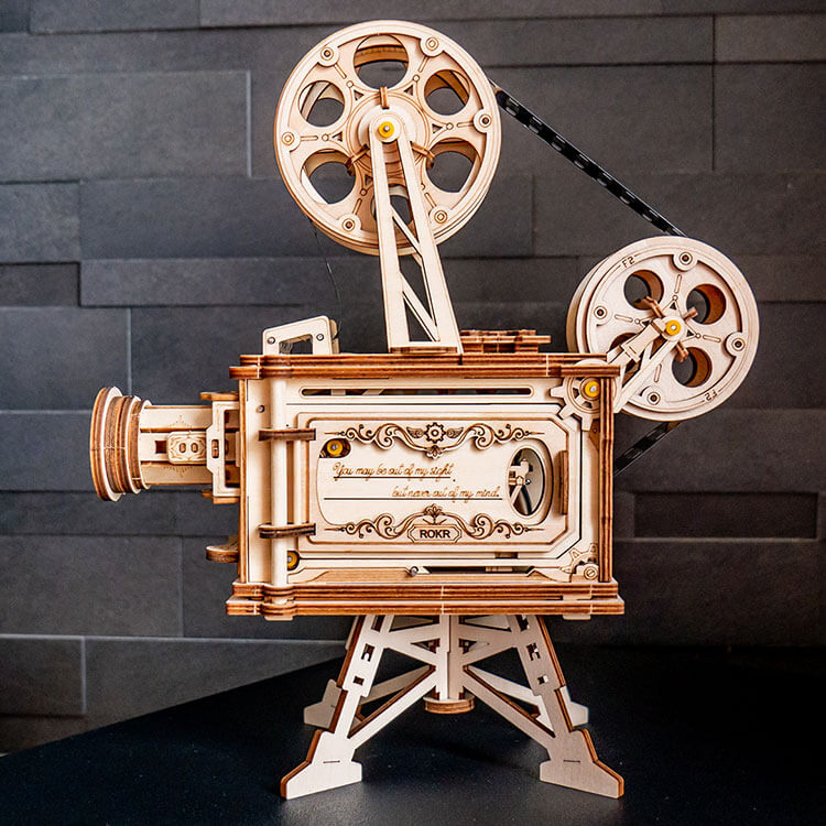 Vintage Vitascope Wooden Projector Kit — Natural Plywood Hand‑Crank