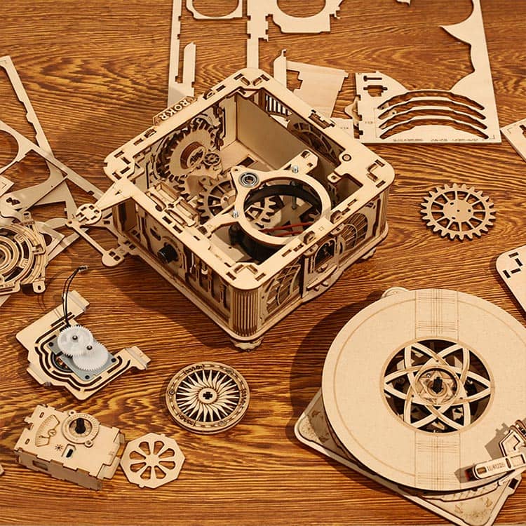 Classic Light Wood Gramophone Kit — USB Motor, Plywood, 424 pcs