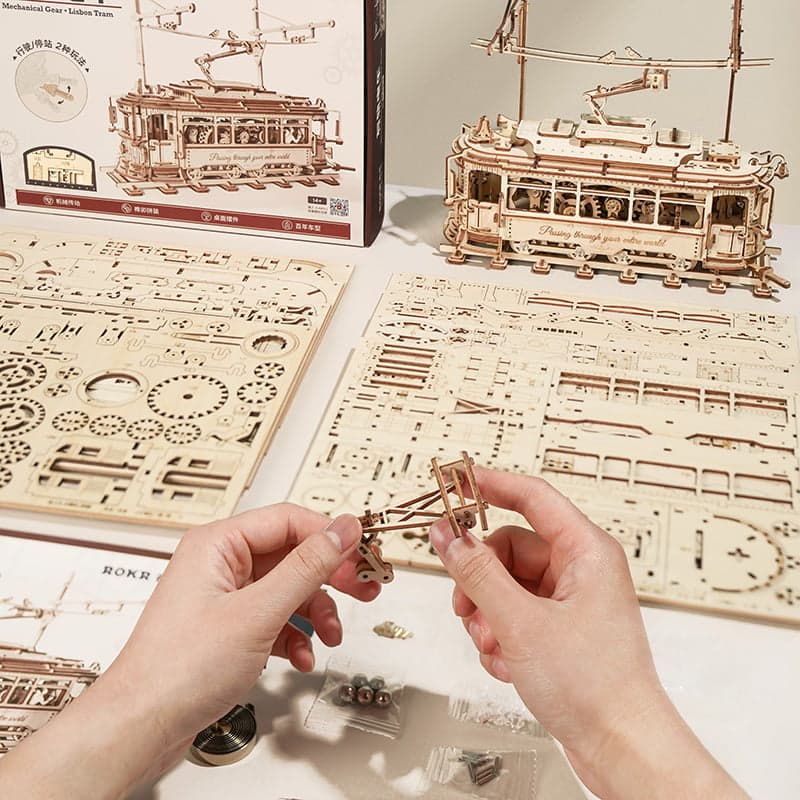 Classic City Tram Model – 1:24 Scale Wooden Mechanical Puzzle