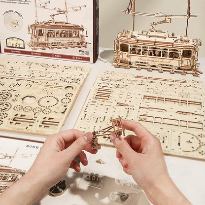 Classic City Tram Model – 1:24 Scale Wooden Mechanical Puzzle