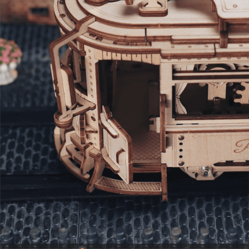 Classic City Tram Model – 1:24 Scale Wooden Mechanical Puzzle