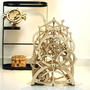 Pendulum clock with winding mechanism