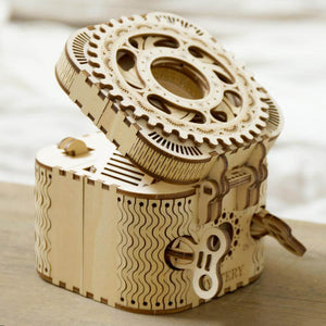 BIG 3 in ONE (clock, locomotive, treasure box)