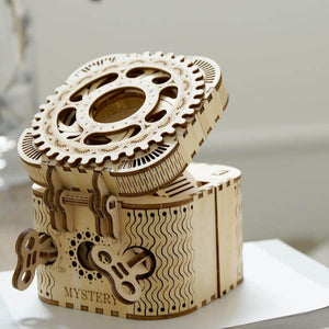 BIG 3 in ONE (clock, locomotive, treasure box)