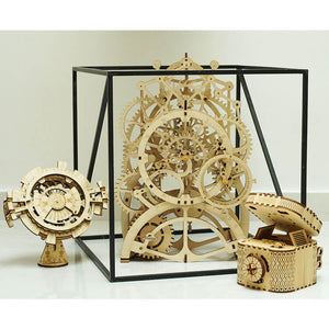Pendulum clock with winding mechanism
