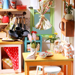Jason's Kitchen dollhouse