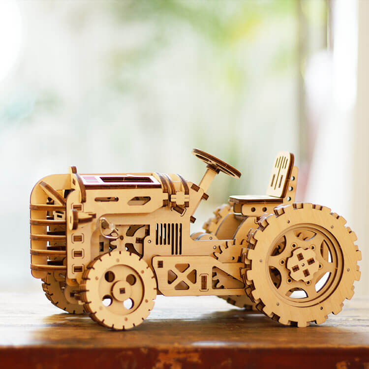 Natural Wood Tractor Model Kit — Plywood, Wind‑Up Tension Spring