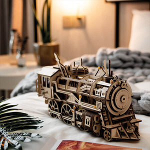 BIG 3 in ONE (clock, locomotive, treasure box)
