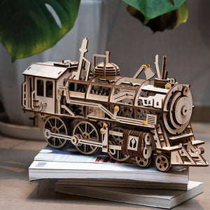 BIG 3 in ONE (clock, locomotive, treasure box)