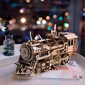 BIG 3 in ONE (clock, locomotive, treasure box)