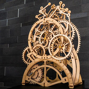 Pendulum clock with winding mechanism