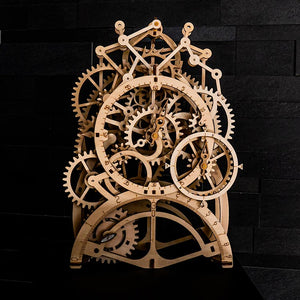 Pendulum clock with winding mechanism